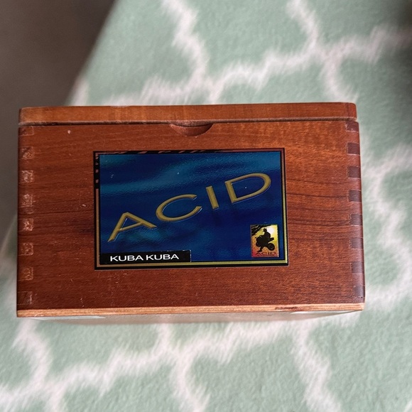 Wooden Cigar Storage Box - Picture 5 of 5